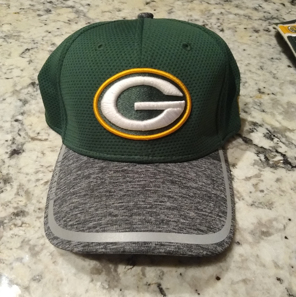 Packers new era hat never worn